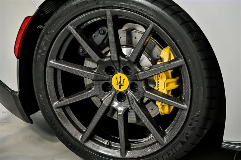 2022 Maserati MC20 - Image 15 of 31