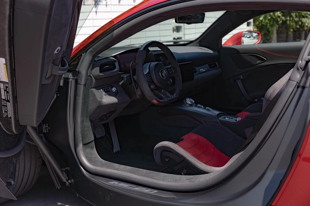 2022 Maserati MC20 - Image 6 of 31