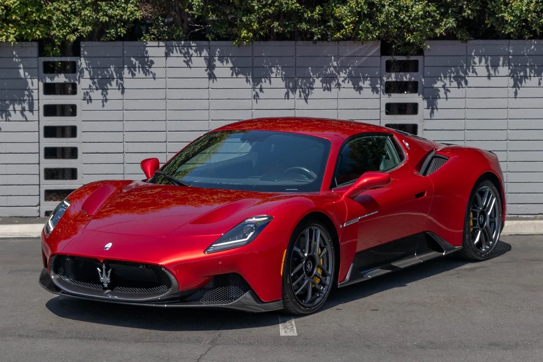 2022 Maserati MC20 - Image 17 of 31