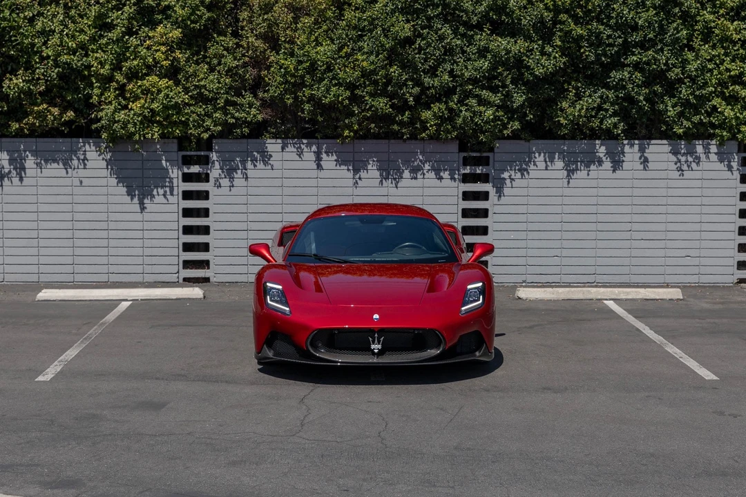 2022 Maserati MC20 - Image 2 of 21