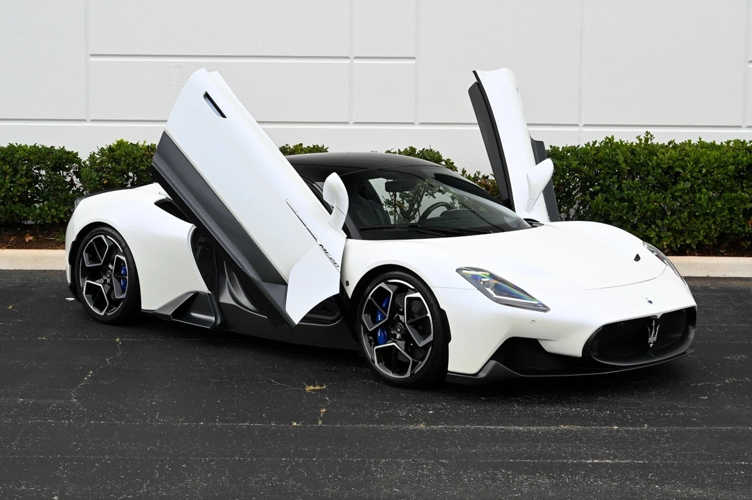 2022 Maserati MC20 - Image 11 of 12