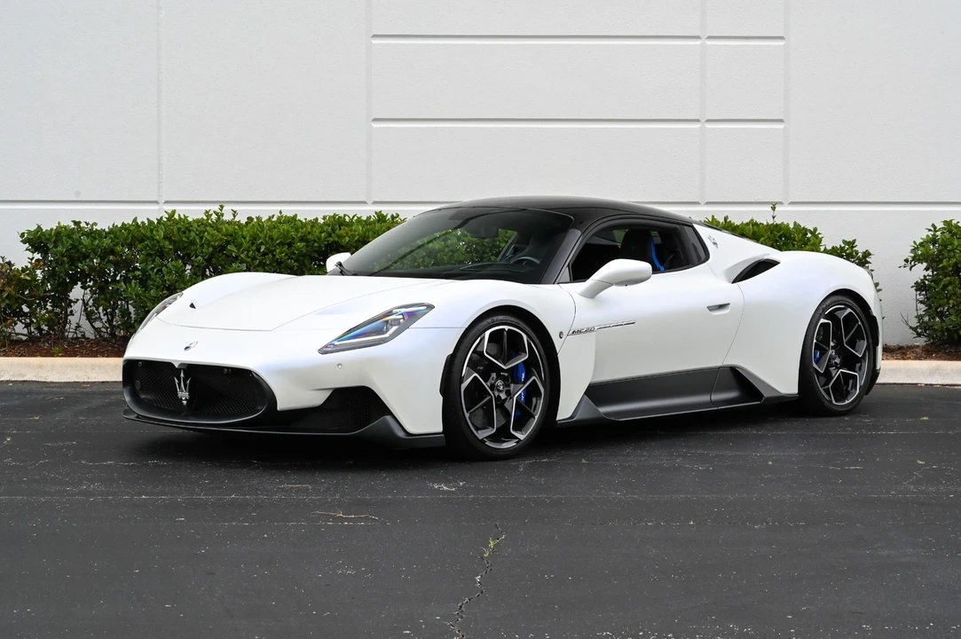 2022 Maserati MC20 - Image 2 of 12