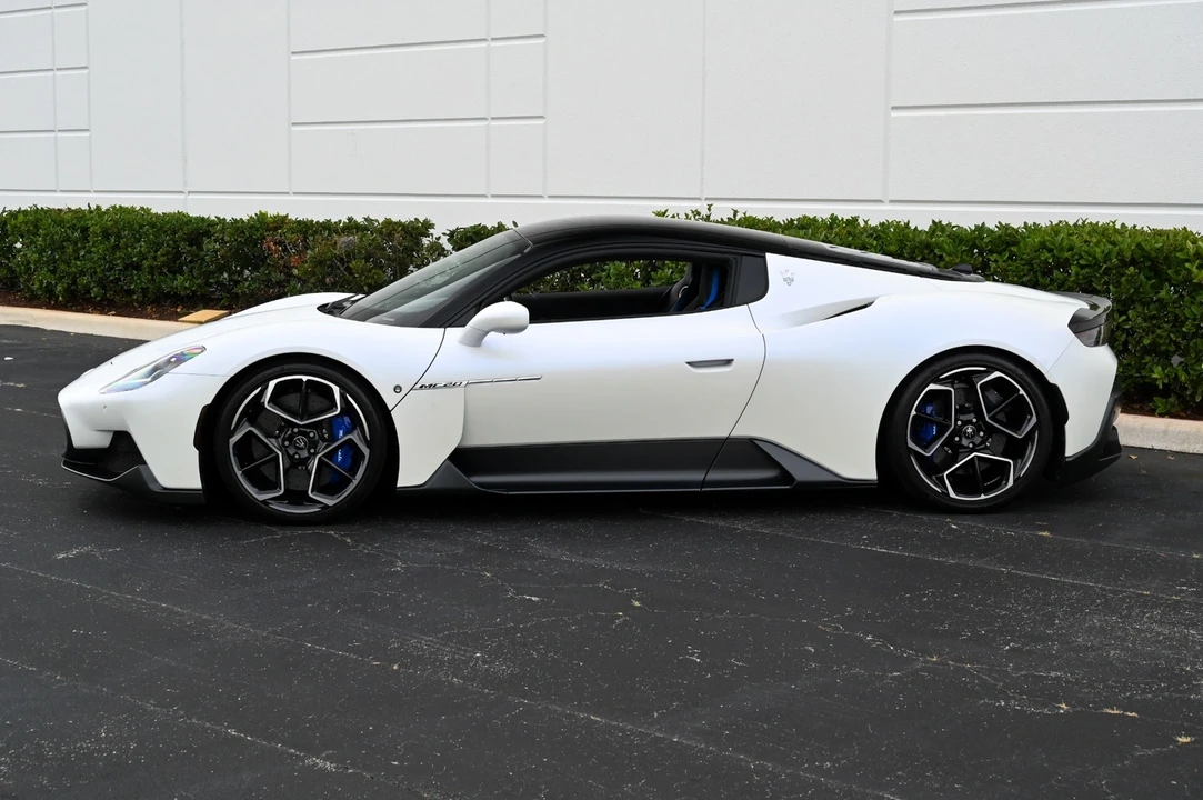 2022 Maserati MC20 - Image 10 of 12