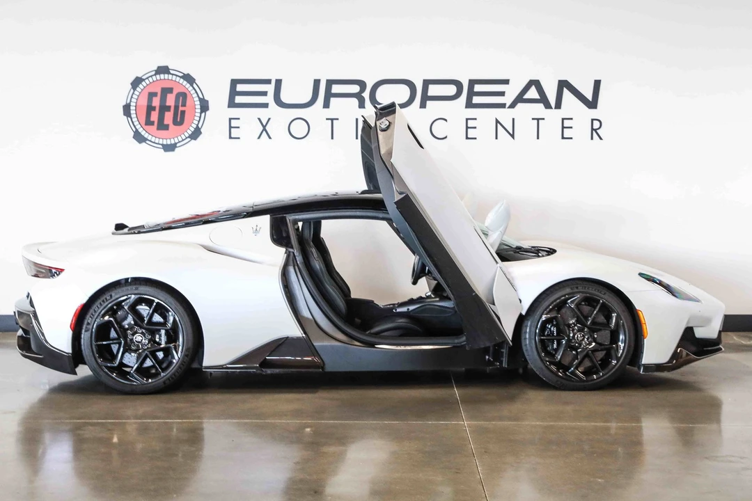 2022 Maserati MC20 - Image 15 of 31