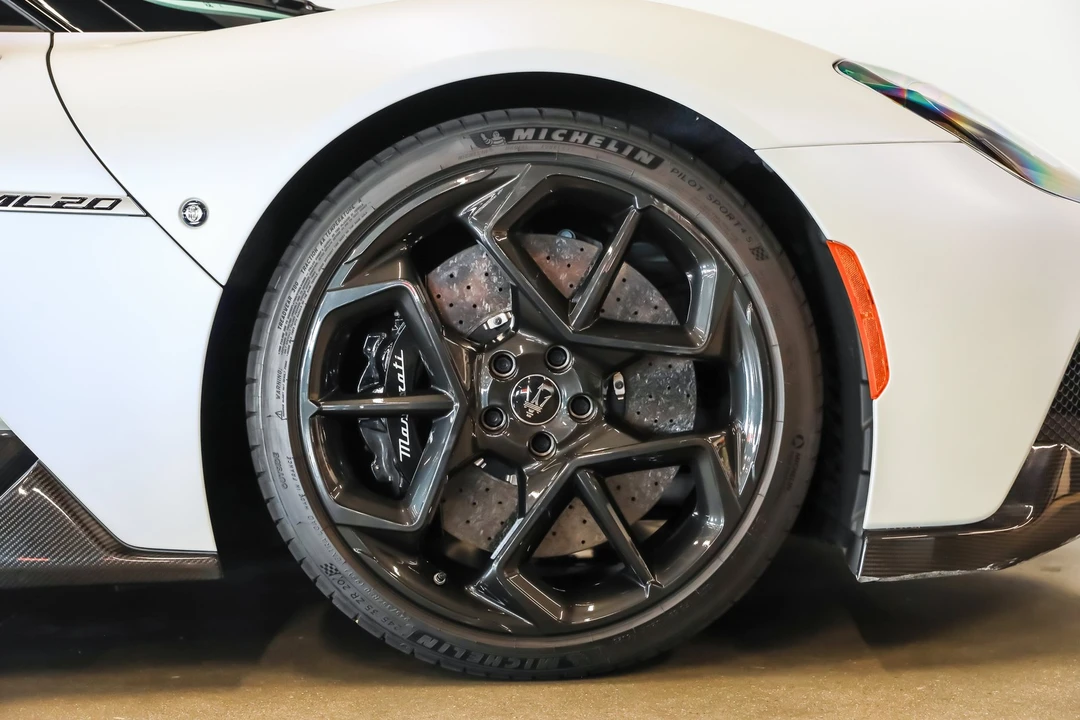 2022 Maserati MC20 - Image 19 of 31