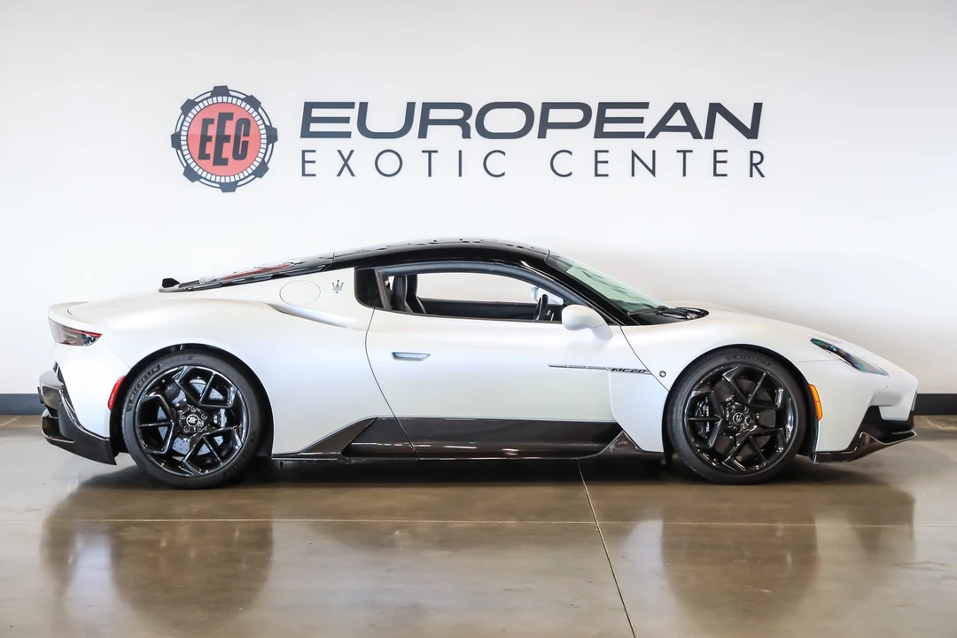 2022 Maserati MC20 - Image 14 of 31