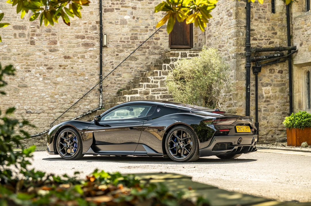 2022 Maserati MC20 - Image 8 of 31