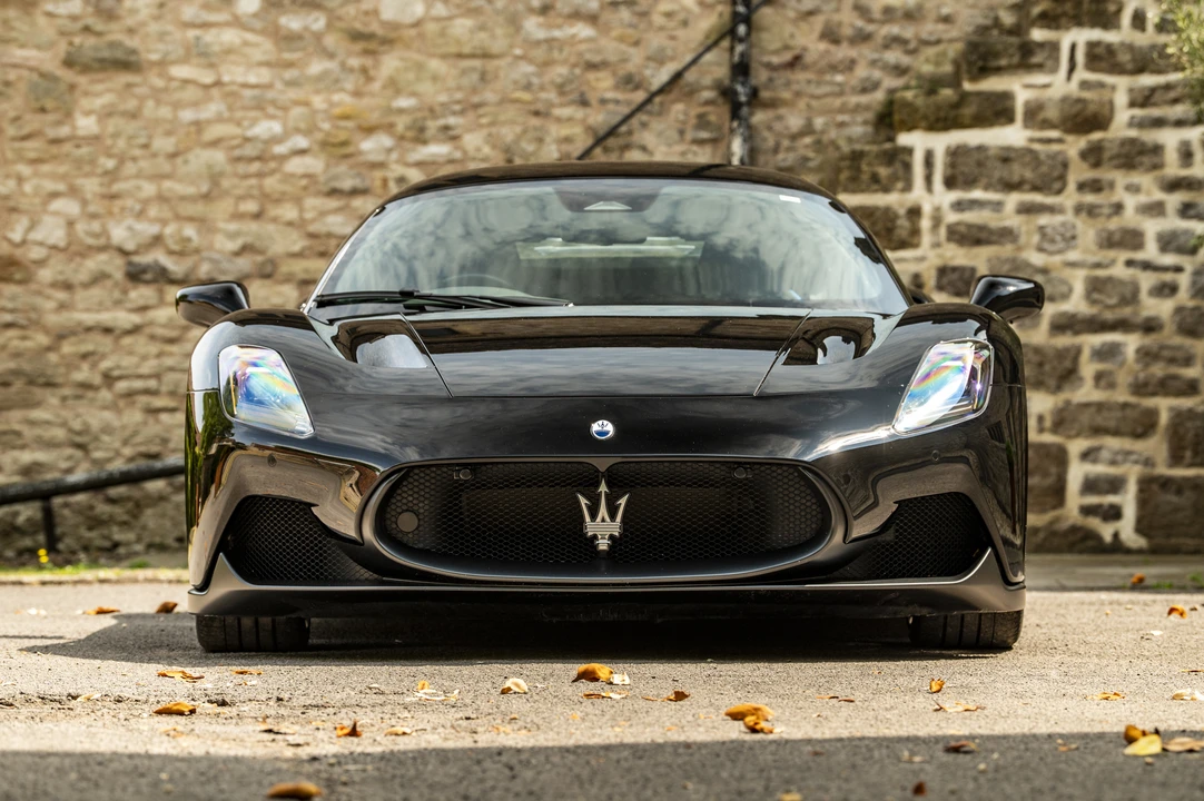 2022 Maserati MC20 - Image 2 of 31
