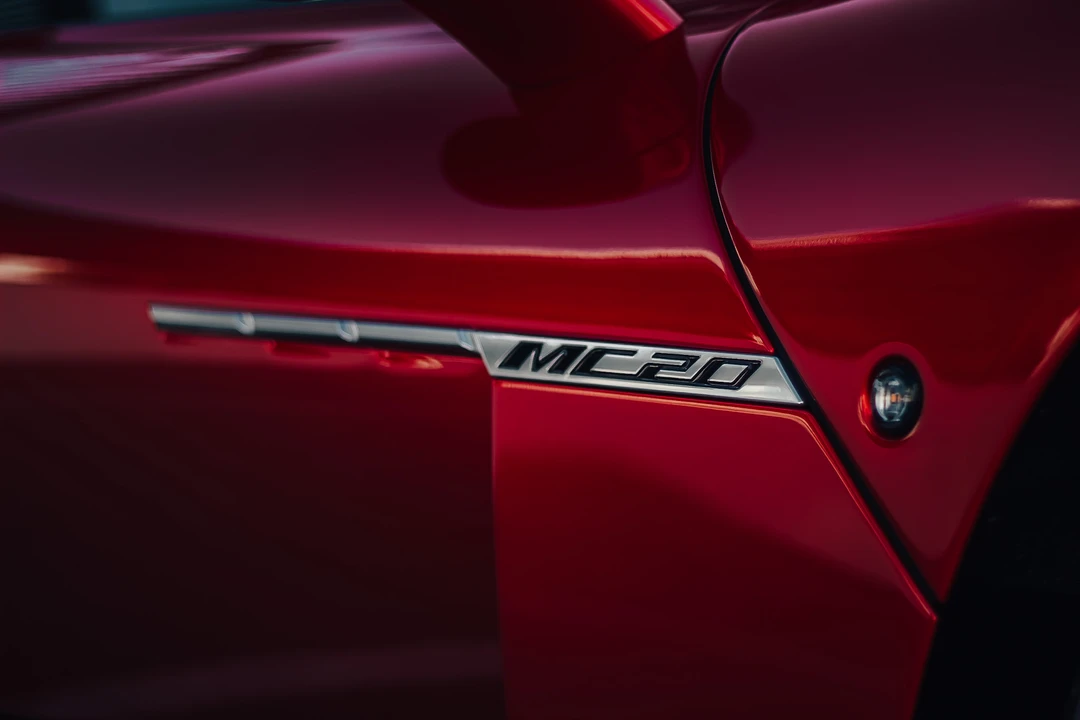 2022 Maserati MC20 - Image 27 of 31