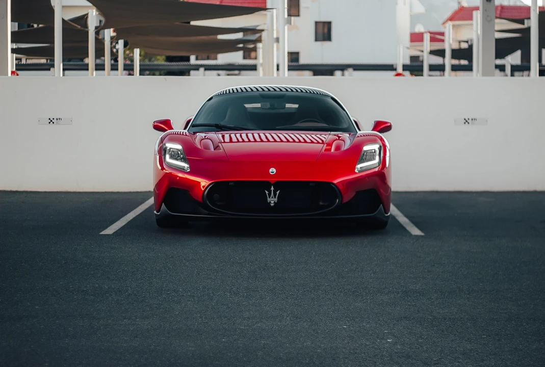 2022 Maserati MC20 - Image 2 of 31