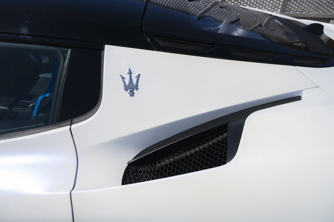 2022 Maserati MC20 - Image 18 of 31