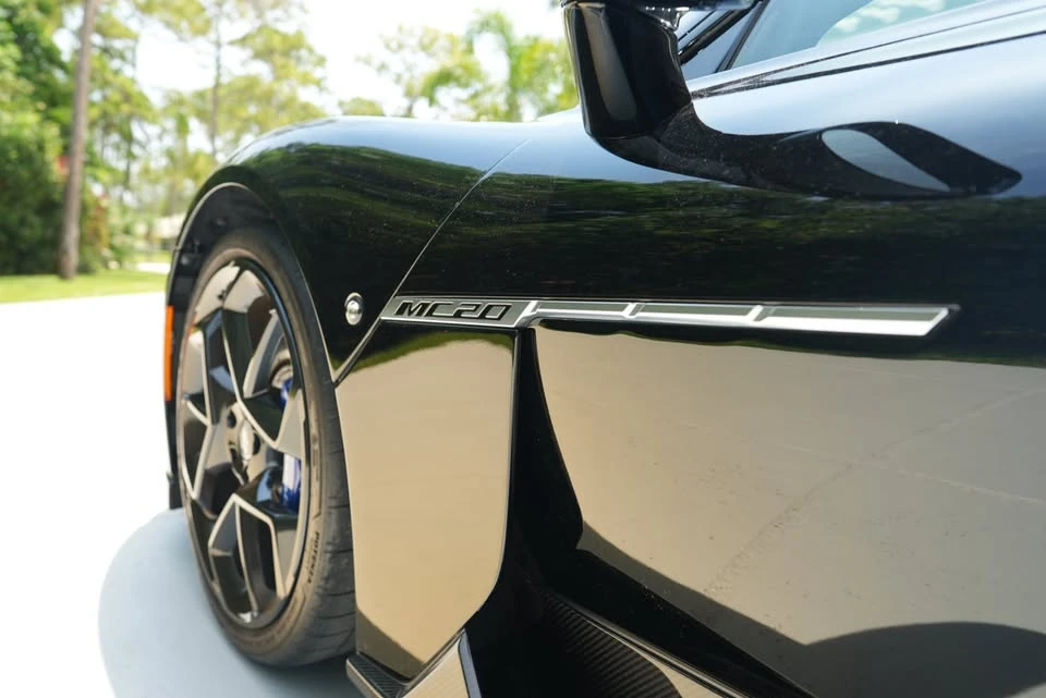 2022 Maserati MC20 - Image 7 of 18