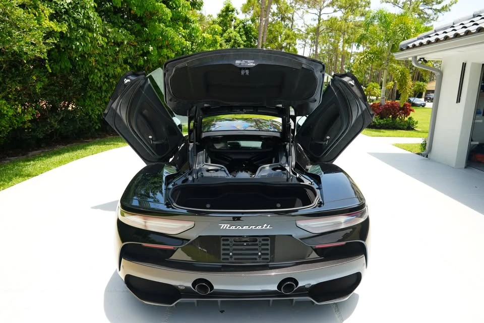 2022 Maserati MC20 - Image 13 of 18