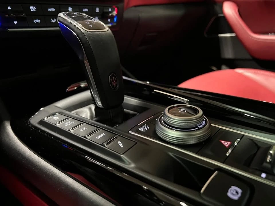 2022 Maserati Levante Modena - Image 17 of 20