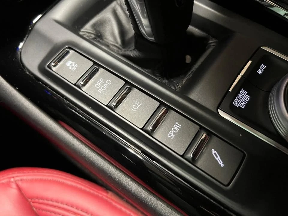 2022 Maserati Levante Modena - Image 16 of 20