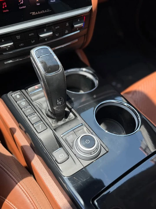 2022 Maserati Quattroporte 6th Gen - Image 9 of 20