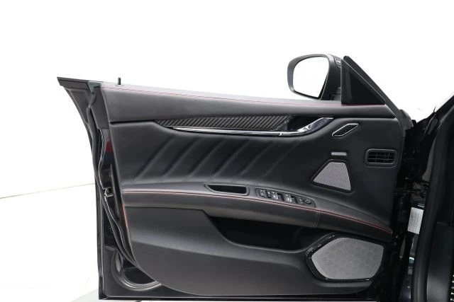 2022 Maserati Quattroporte 6th Gen - Image 9 of 31