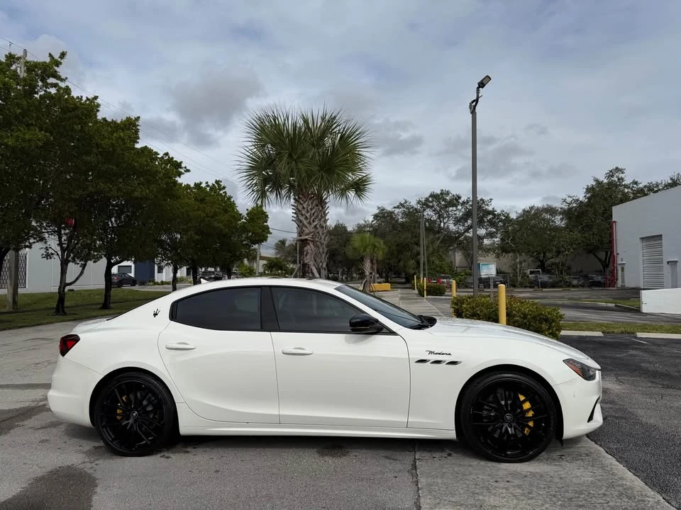 2022 Maserati Ghibli 3rd Gen - Image 12 of 17