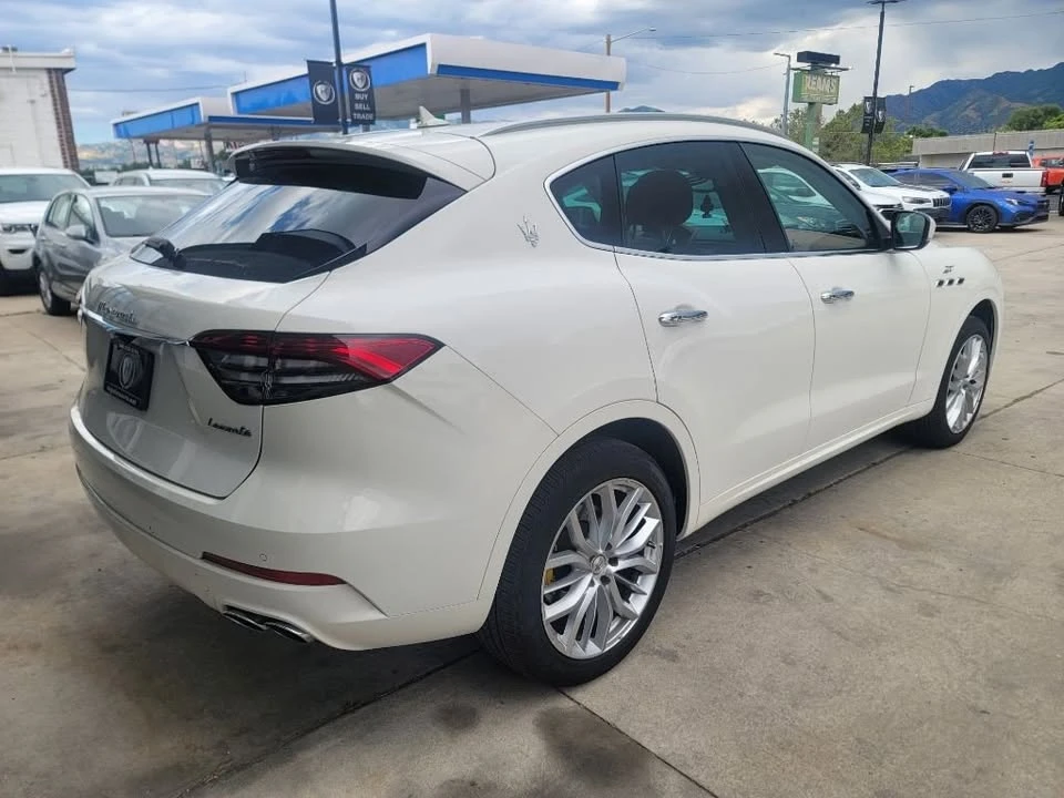 2022 Maserati Levante - Image 6 of 19