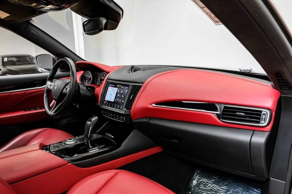 2022 Maserati Levante - Image 17 of 19