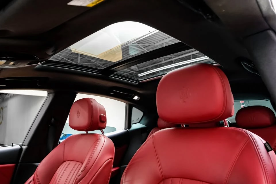 2022 Maserati Levante - Image 5 of 19