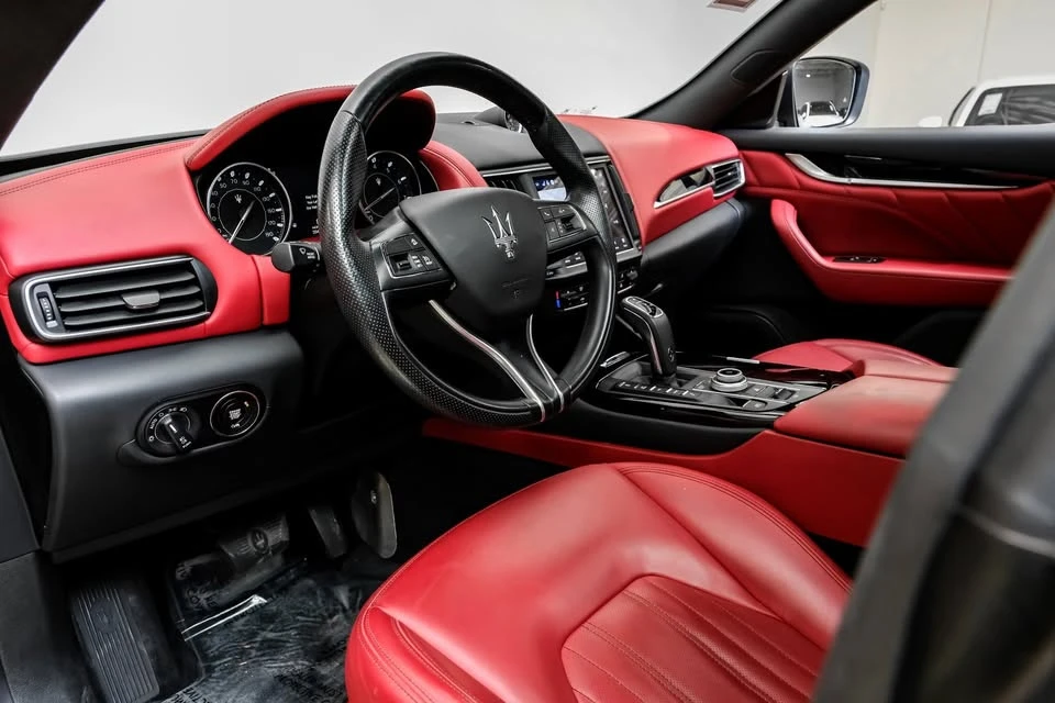 2022 Maserati Levante - Image 3 of 19