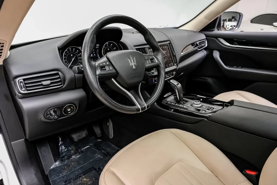 2022 Maserati Levante - Image 3 of 19