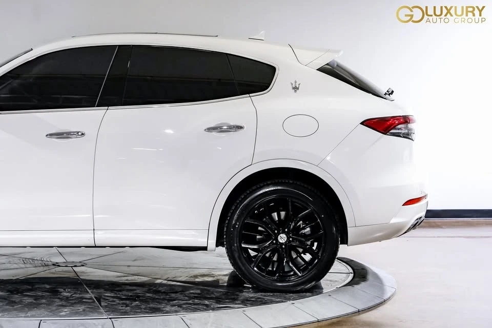 2022 Maserati Levante - Image 15 of 19