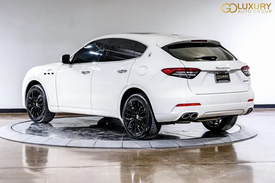 2022 Maserati Levante - Image 12 of 19