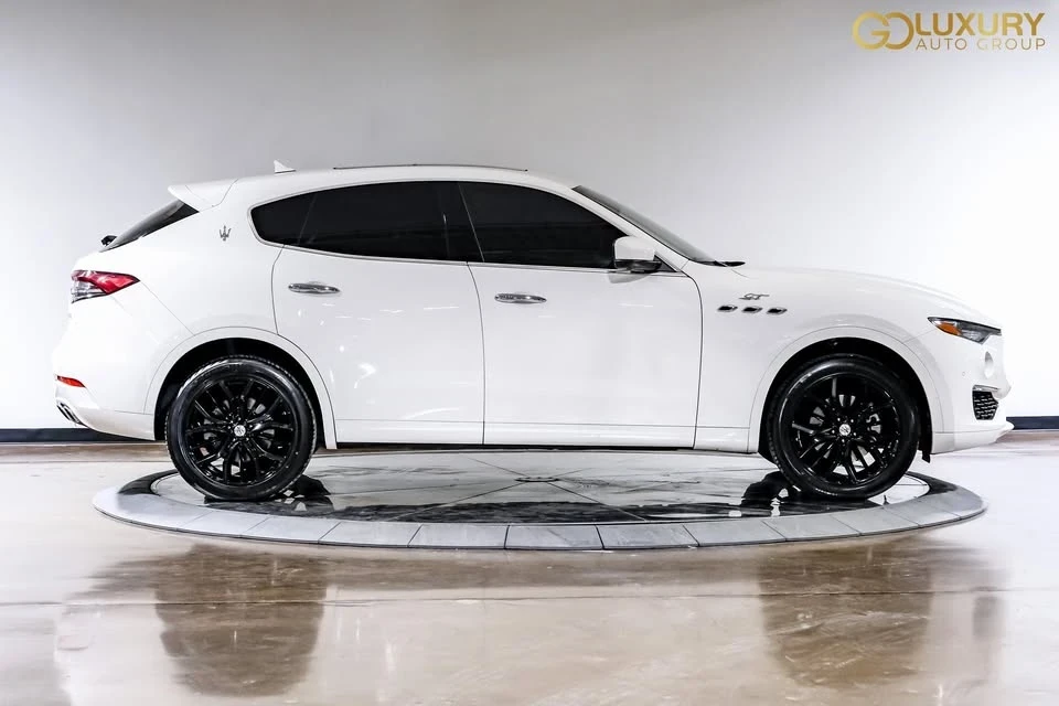 2022 Maserati Levante - Image 9 of 19