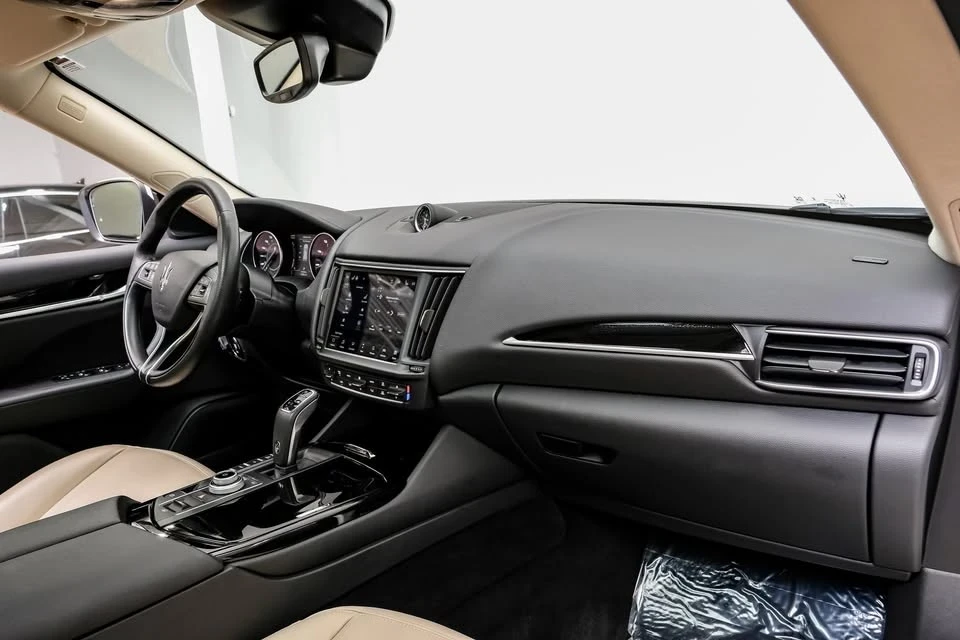 2022 Maserati Levante - Image 17 of 19