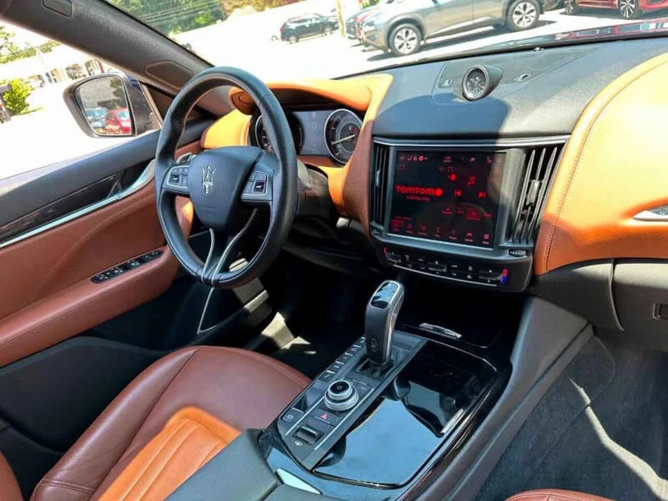 2022 Maserati Levante - Image 4 of 6