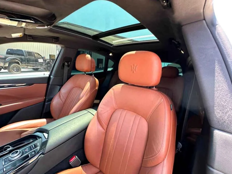 2022 Maserati Levante - Image 2 of 6