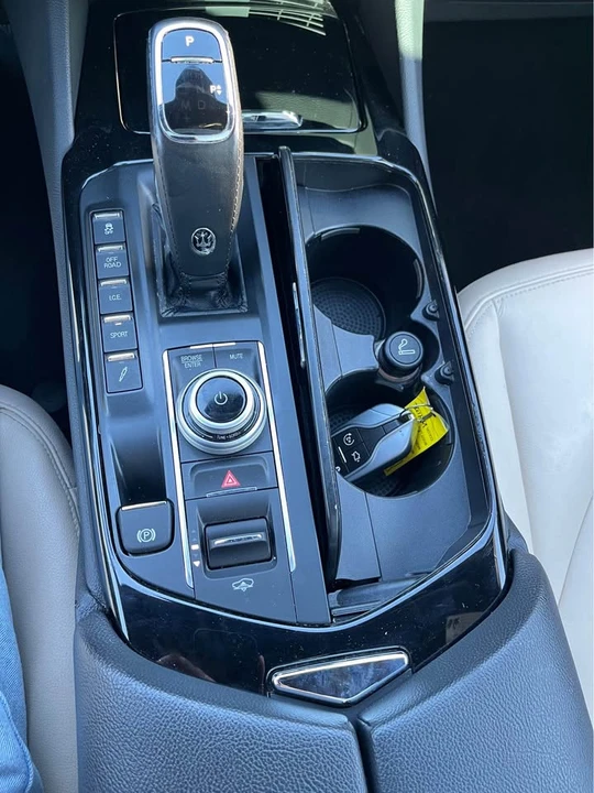 2022 Maserati Levante - Image 12 of 15