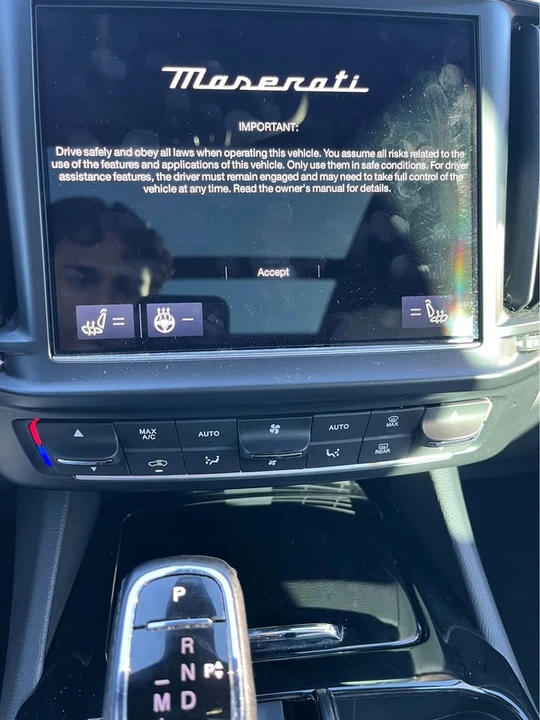 2022 Maserati Levante - Image 10 of 15