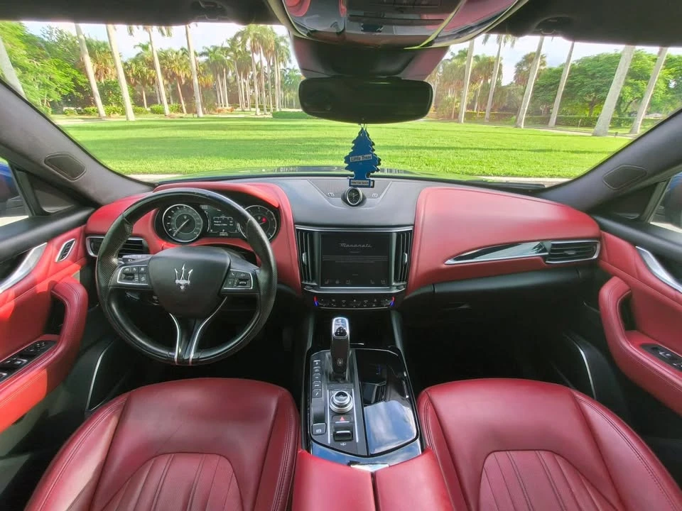 2022 Maserati Levante - Image 4 of 5
