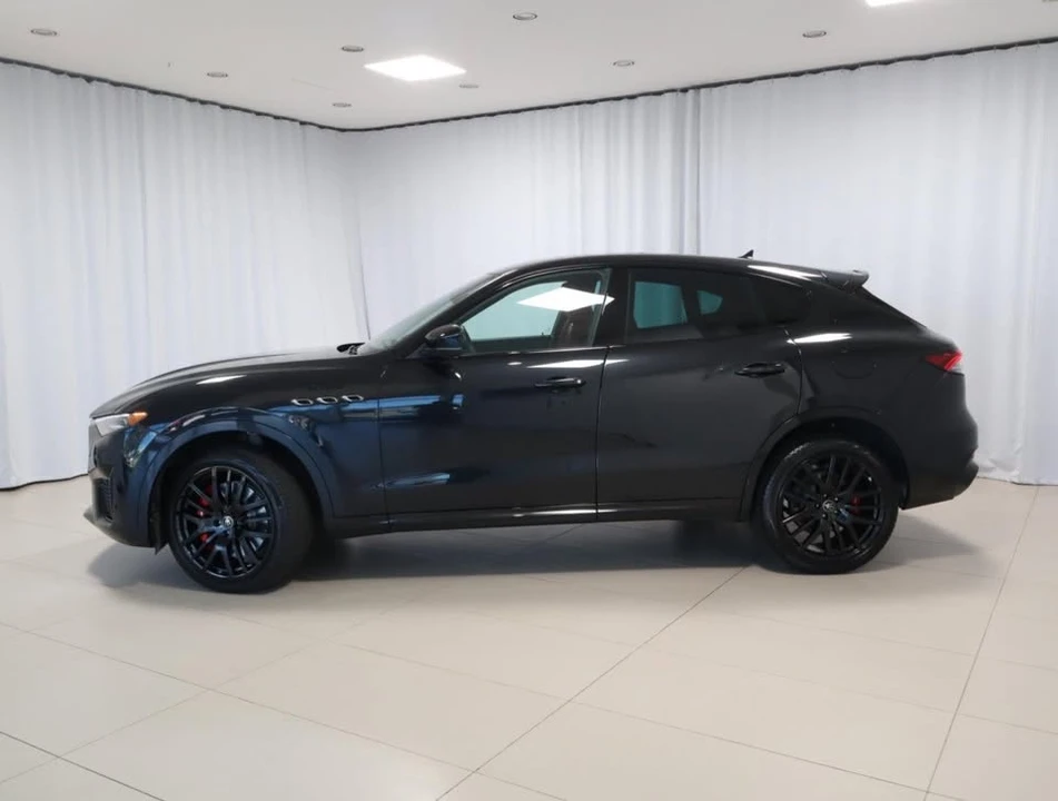 2022 Maserati Levante - Image 2 of 20