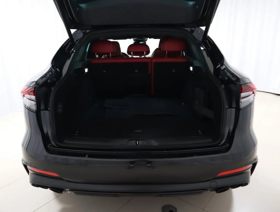 2022 Maserati Levante - Image 11 of 20