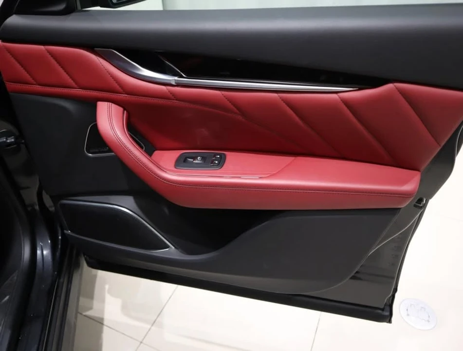 2022 Maserati Levante - Image 15 of 20
