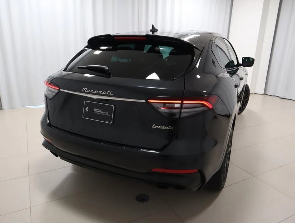 2022 Maserati Levante - Image 5 of 20