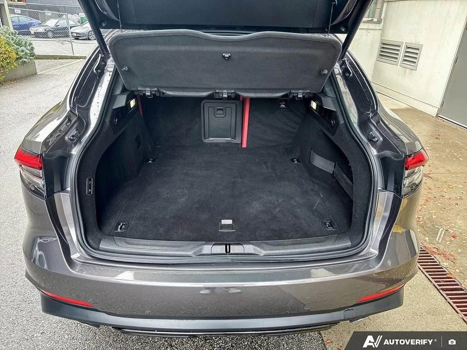 2022 Maserati Levante - Image 18 of 20