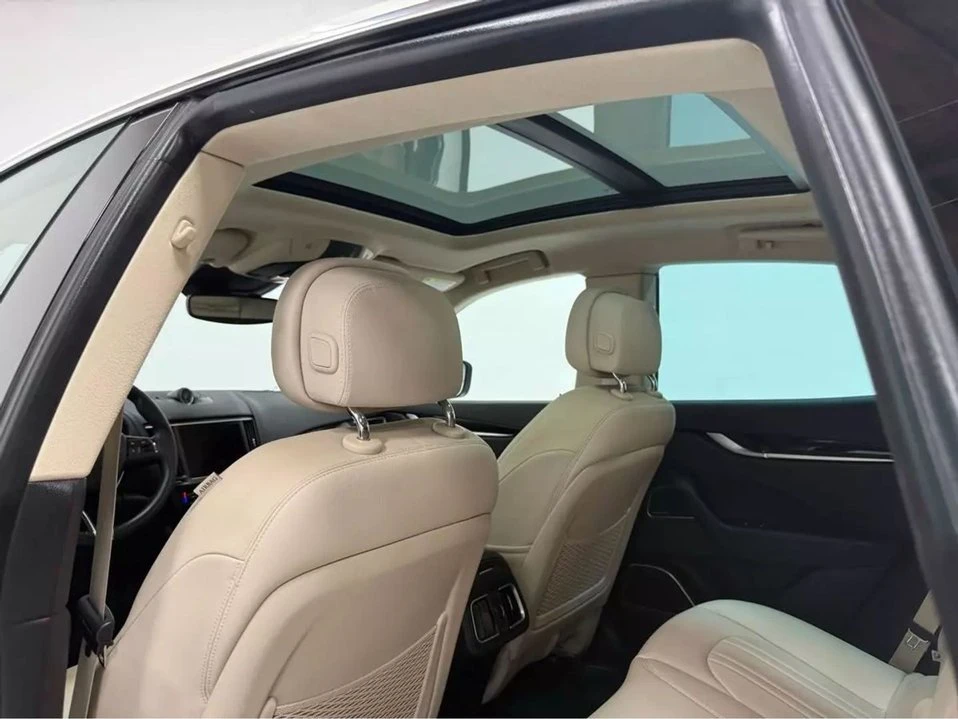 2022 Maserati Levante - Image 15 of 20