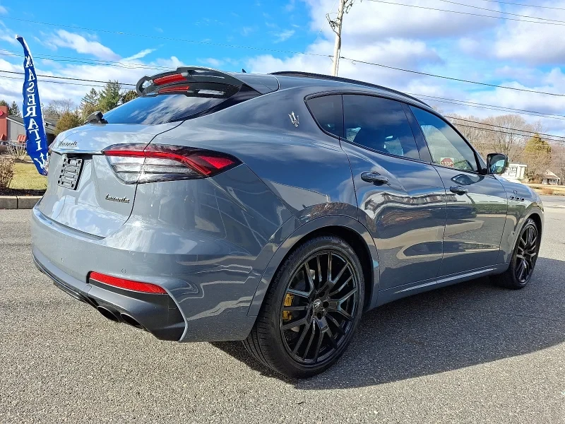 2022 Maserati Levante - Image 3 of 12