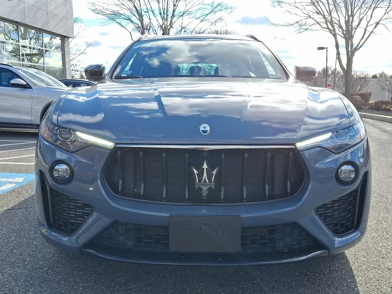 2022 Maserati Levante - Image 2 of 12