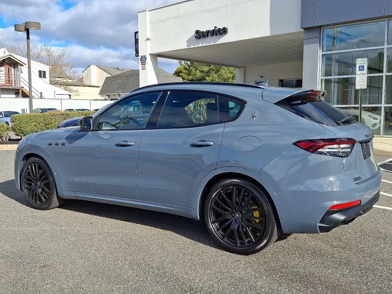 2022 Maserati Levante - Image 4 of 12