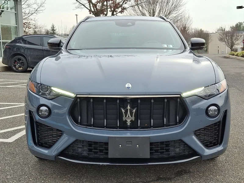 2022 Maserati Levante - Image 2 of 12