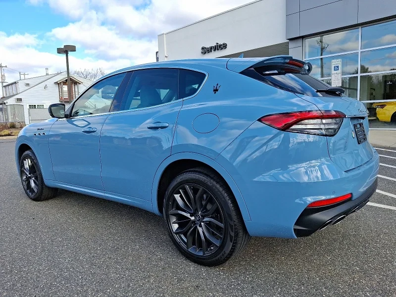 2022 Maserati Levante - Image 6 of 12