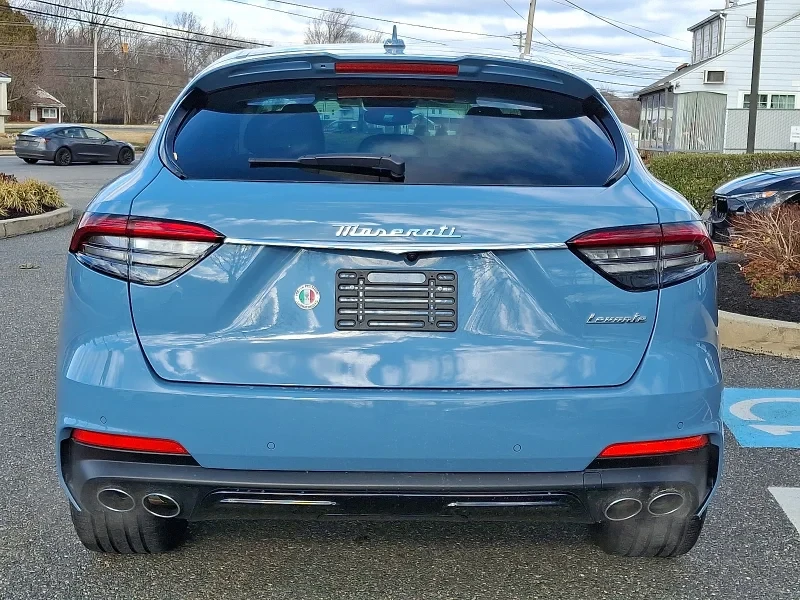 2022 Maserati Levante - Image 5 of 12