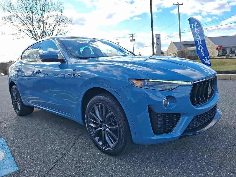 2022 Maserati Levante - Image 3 of 12