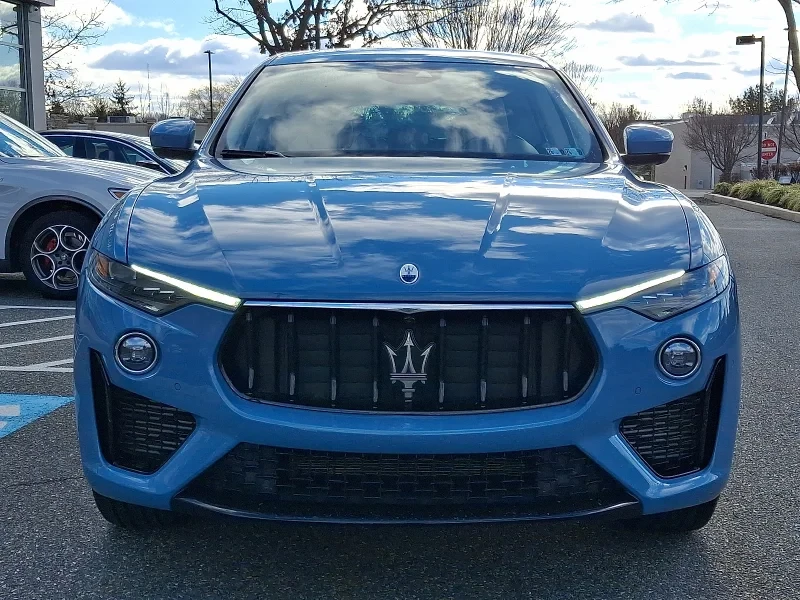 2022 Maserati Levante - Image 2 of 12